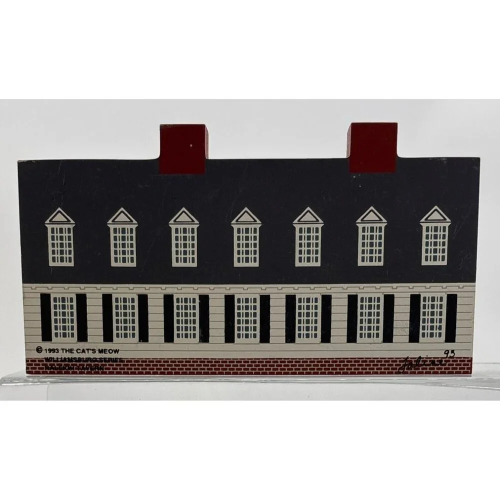 The Cats Meow 1993 Raleigh Tavern Williamsburg Series Decorative Wooden Shelf Si
